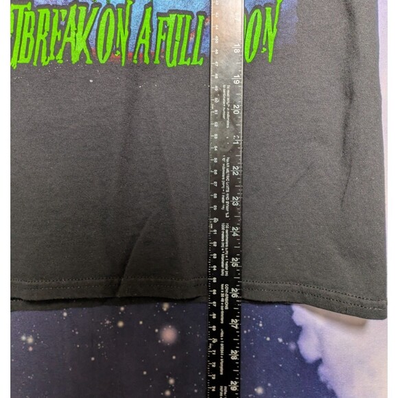 Chris Brown Heartbreak on a Full Moon Tour 2018 Tee Size Small Black Graphic Tee - Picture 7 of 7